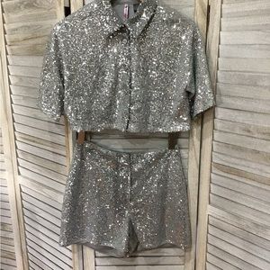 NWOT A two piece sequin outfit.